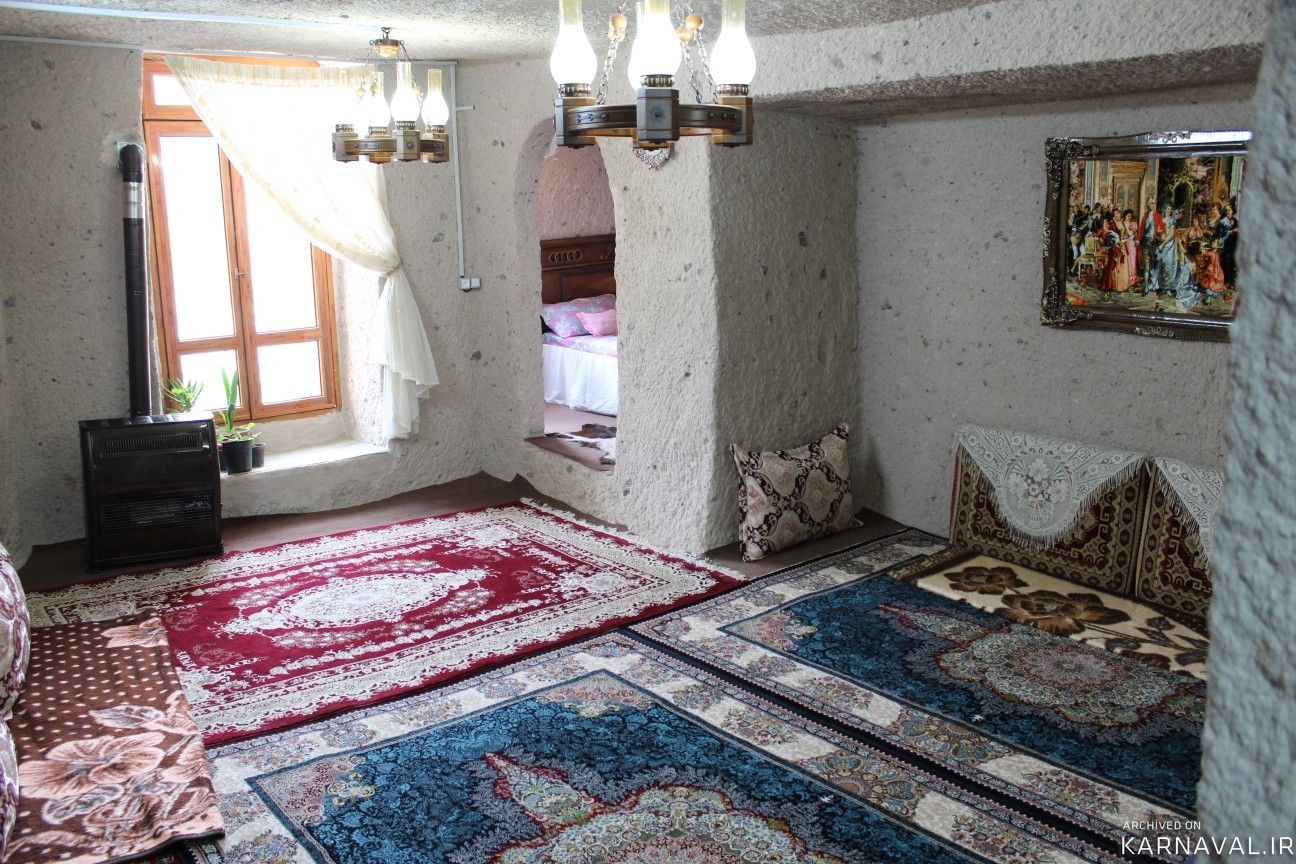 خانه سنگی سوین در روستا کندوان با منظره فوق العاده