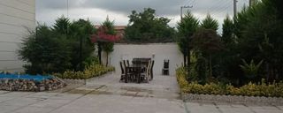 ویلای سه خوابه به همراه باغ زیبا و حوض در حیاط ویلای سه خوابه به همراه باغ زیبا و حوض در حیاط