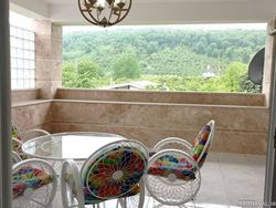 ویلای سه خوابه به همراه باغ زیبا و حوض در حیاط ویلای سه خوابه به همراه باغ زیبا و حوض در حیاط