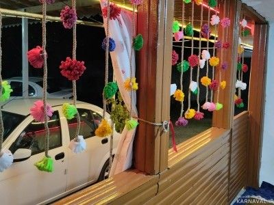کلبه سنتی مرد کوچک کلبه سنتی مرد کوچک