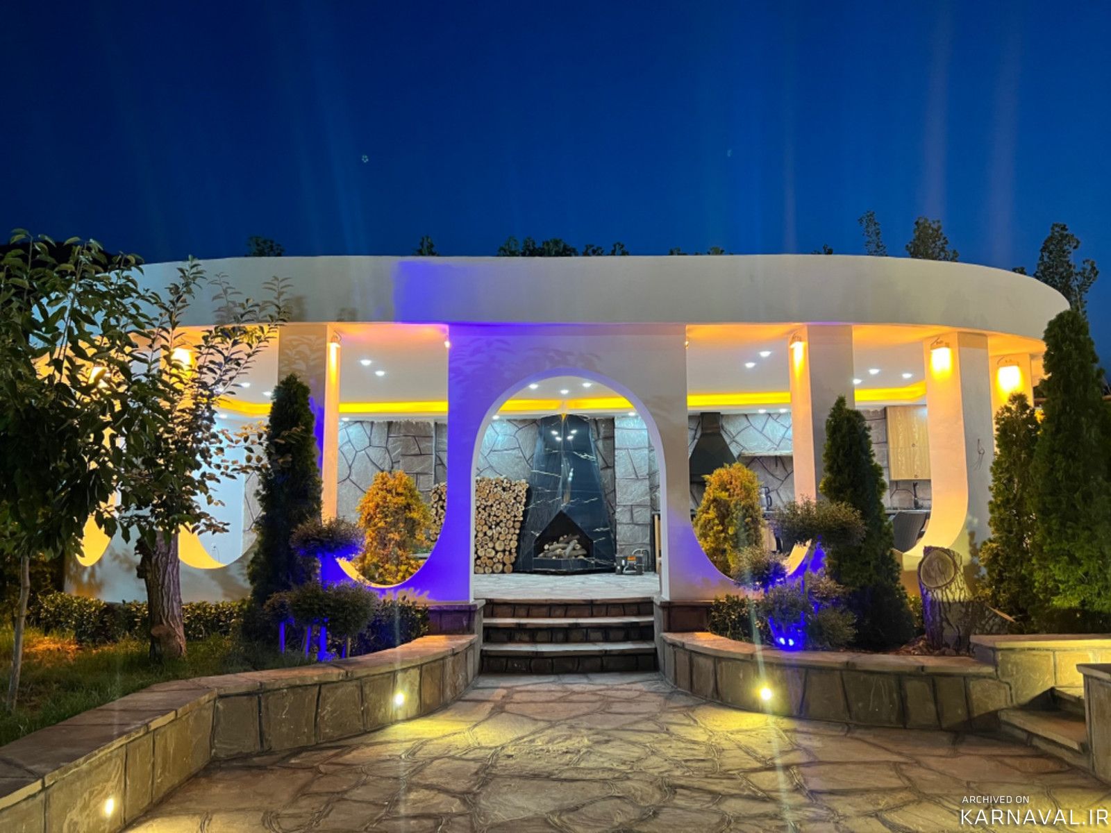 عمارت آنا دارای استخر و جکوزی آبگرم