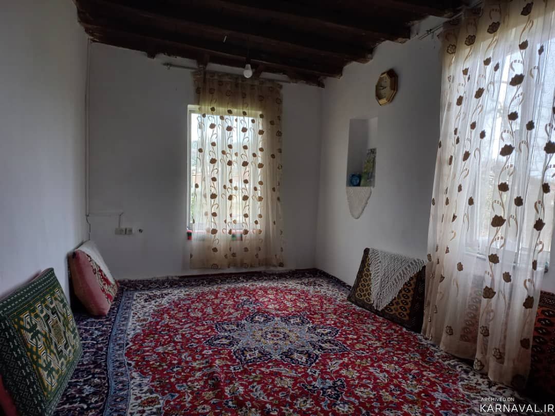خونه باغ دنج و ساکت با محیطی سرسبز خونه باغ دنج و ساکت با محیطی سرسبز
