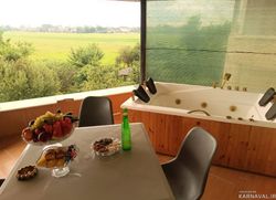 ویلای دوبلکس سه خوابه با تراسی دنج و جکوزی ویلای دوبلکس سه خوابه با تراسی دنج و جکوزی