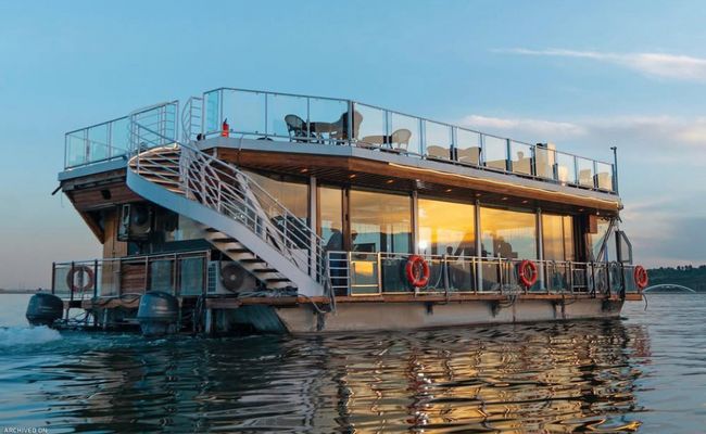 کافه کشتی رویال لاتژ کافه کشتی رویال لاتژ