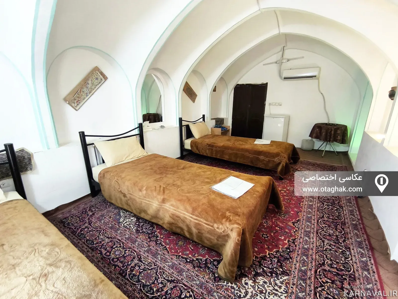 هتل سنتی صادقی (اتاق3 درب حوض) (شاه نشین) کاشان