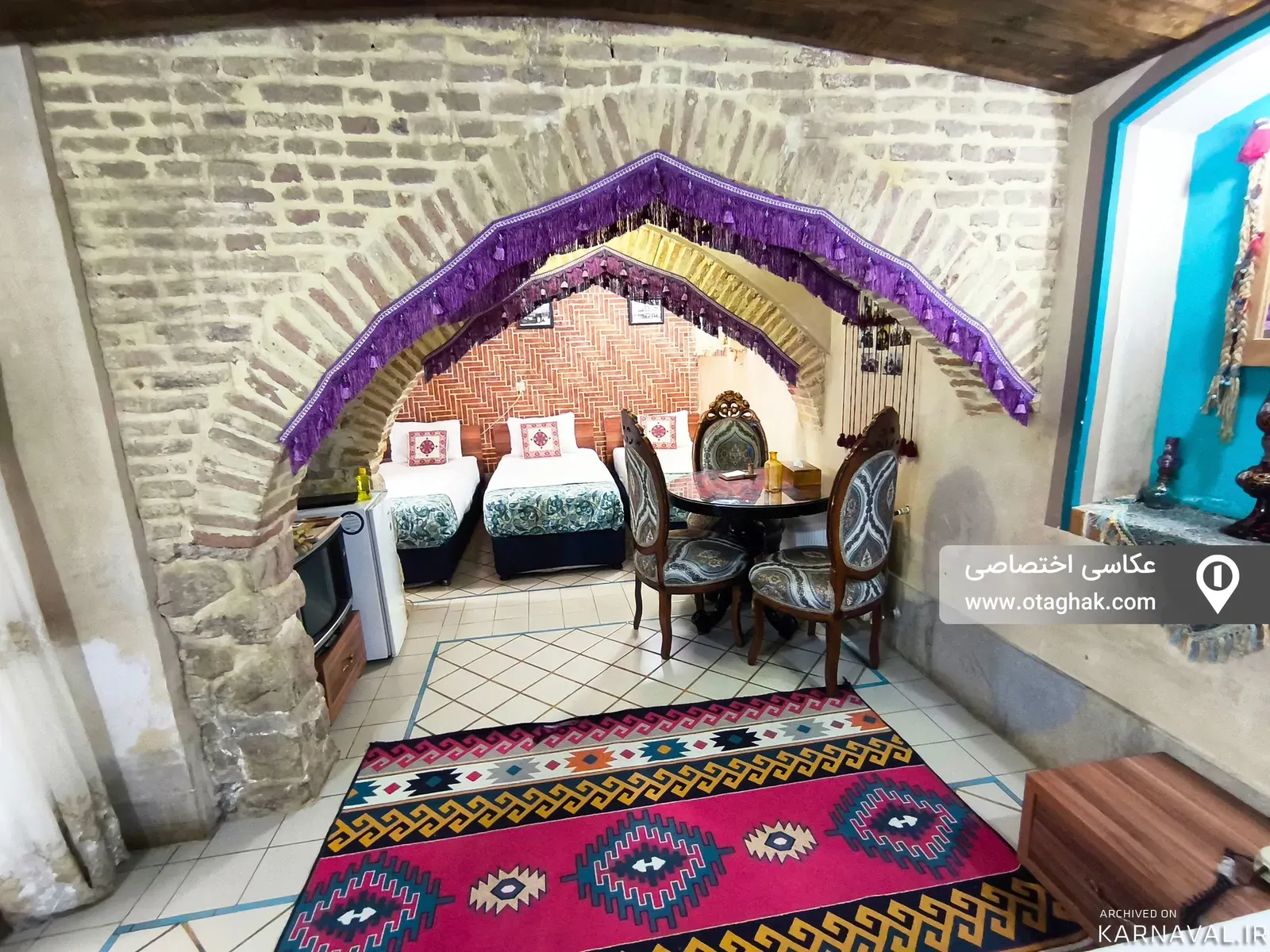 اقامتگاه بوم‌گردی ماه منیر (اتاق شاهنشین) شیراز