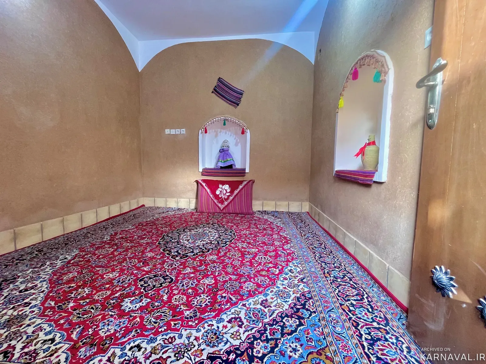 اقامتگاه بوم‌گردی راوی کویرمصر (راوی ۲) خور و بیابانک