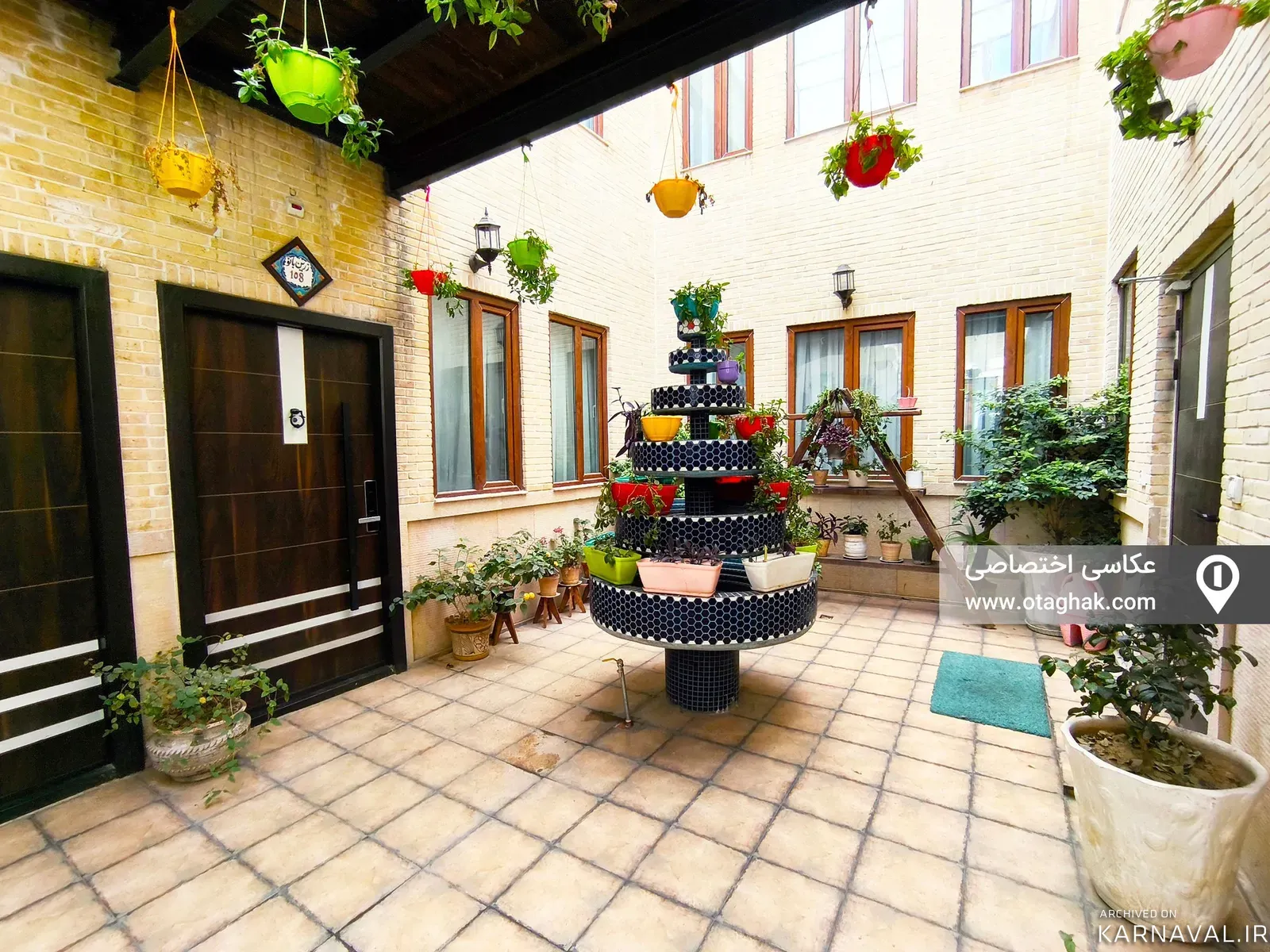 هتل سنتی عمارت هفت دری (زرین بانو 106 ) شیراز هتل سنتی عمارت هفت دری (زرین بانو 106 ) شیراز