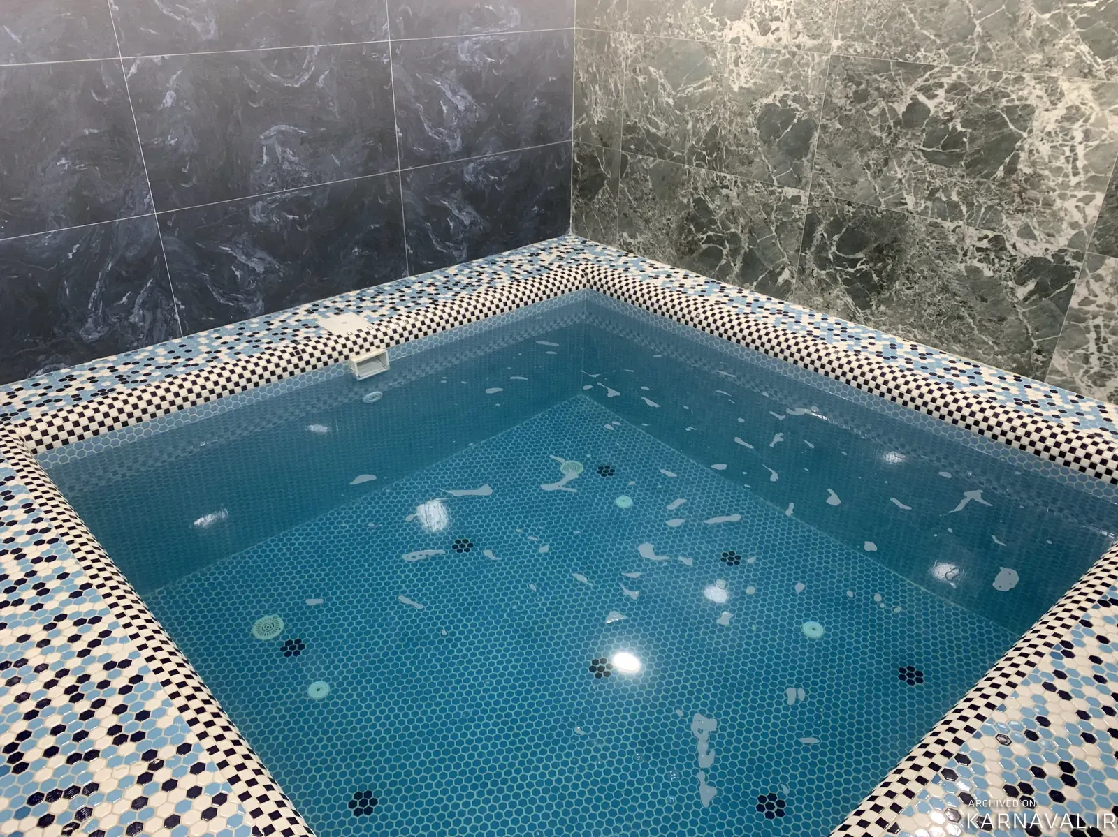 کلبه سوییسی استخردار آبگرم بهار شاندرمن
