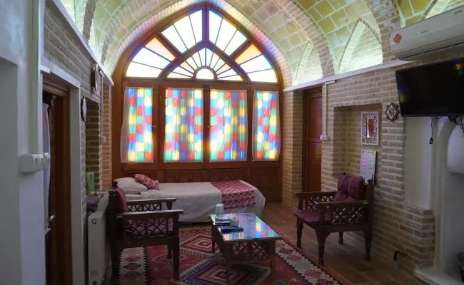 هتل سنتی حاکم (گلنار) با صبحانه رایگان ساوه هتل سنتی حاکم (گلنار) با صبحانه رایگان ساوه