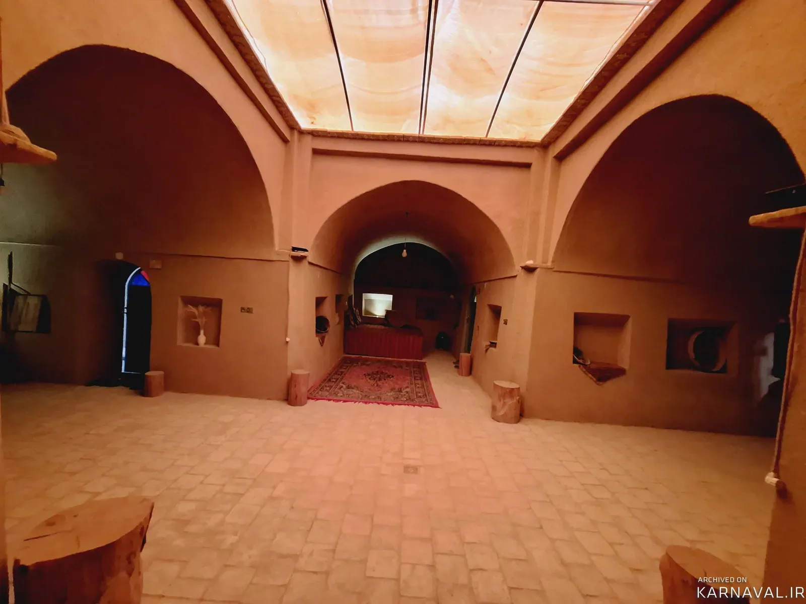 اقامتگاه بوم‌گردی وانیا(اتاق آب) میبد