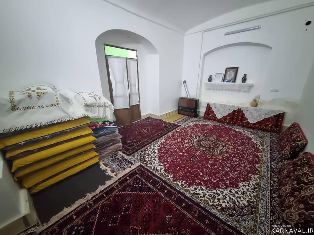 اقامتگاه بومگردی علی محمد "اتاق مادر" در کاشان اقامتگاه بومگردی علی محمد "اتاق مادر" در کاشان