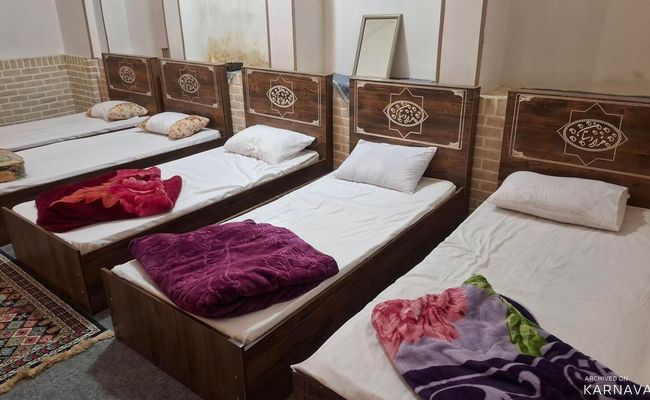 "اتاق پنج تخته غیر مستر"اقامتگاه هراز دستان (عمارت فیروزه ای) "اتاق پنج تخته غیر مستر"اقامتگاه هراز دستان (عمارت فیروزه ای)
