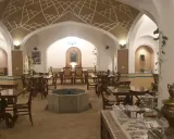هتل سنتی سرای دلنواز (اتاق شاه نشین) کاشان هتل سنتی سرای دلنواز (اتاق شاه نشین) کاشان