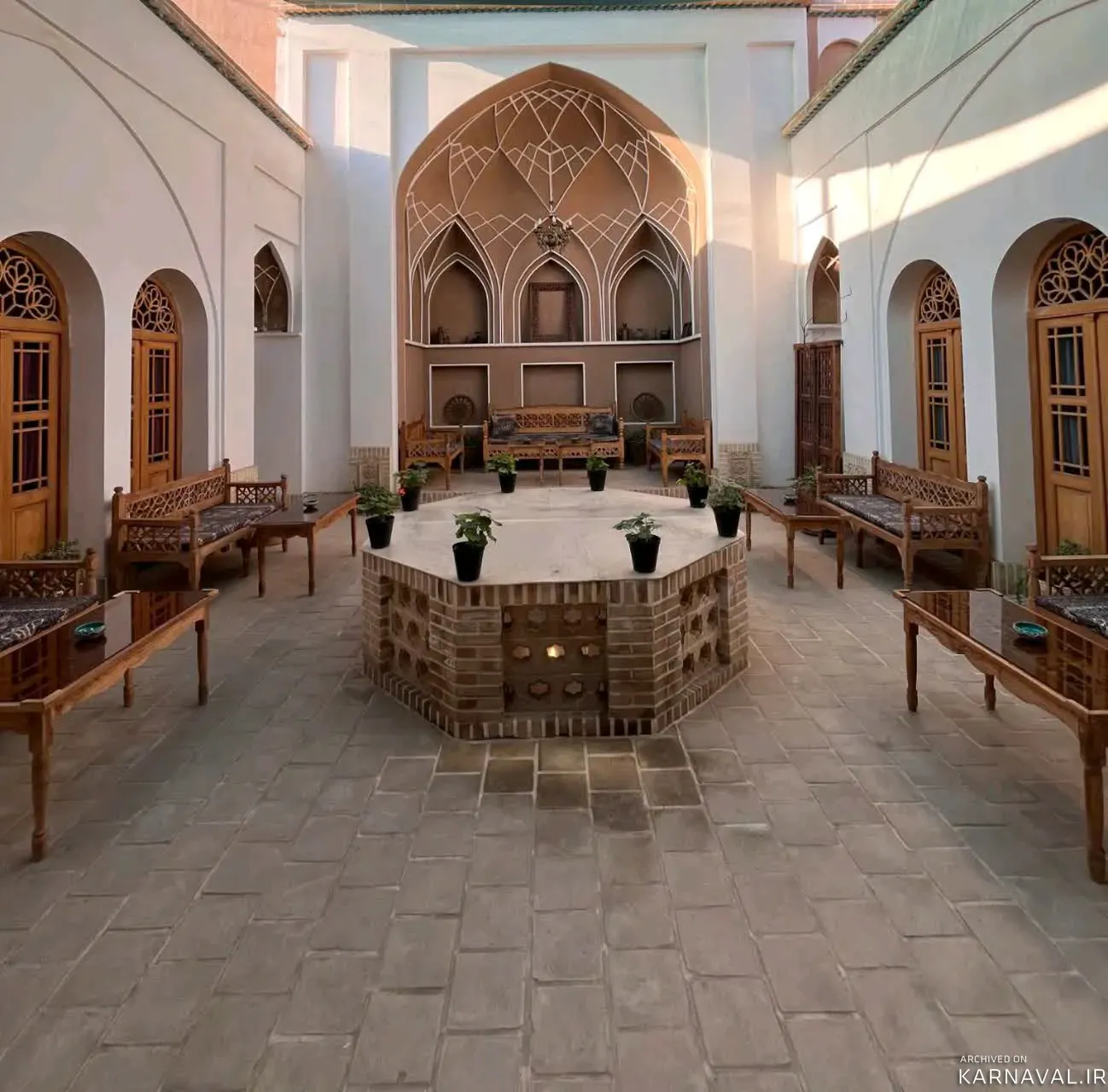 هتل سنتی سرای دلنواز (اتاق ماه سلطان) کاشان