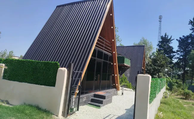 کلبه میرا چمستان کلبه میرا چمستان