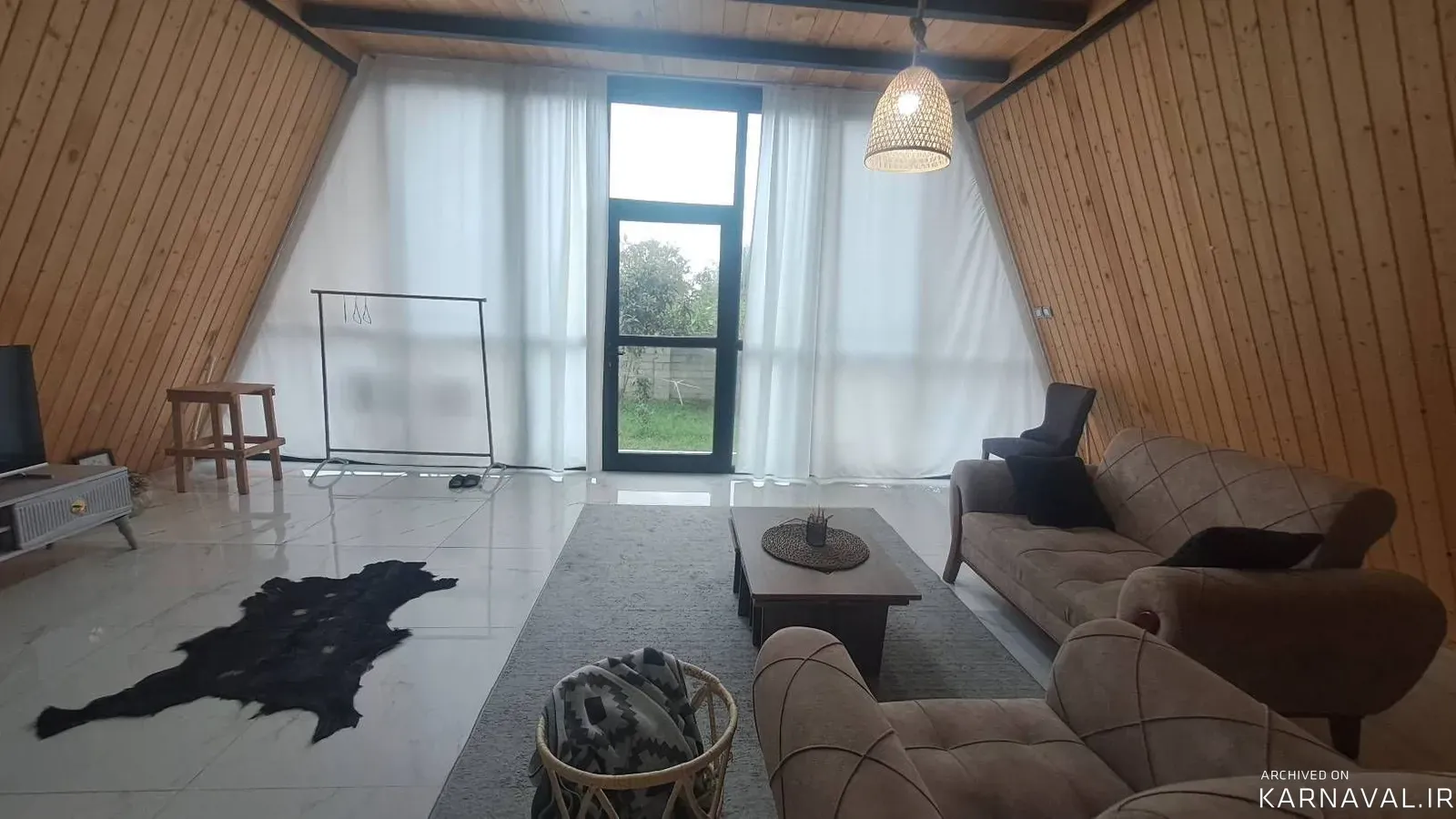 کلبه سوئیسی چوبی اسالم