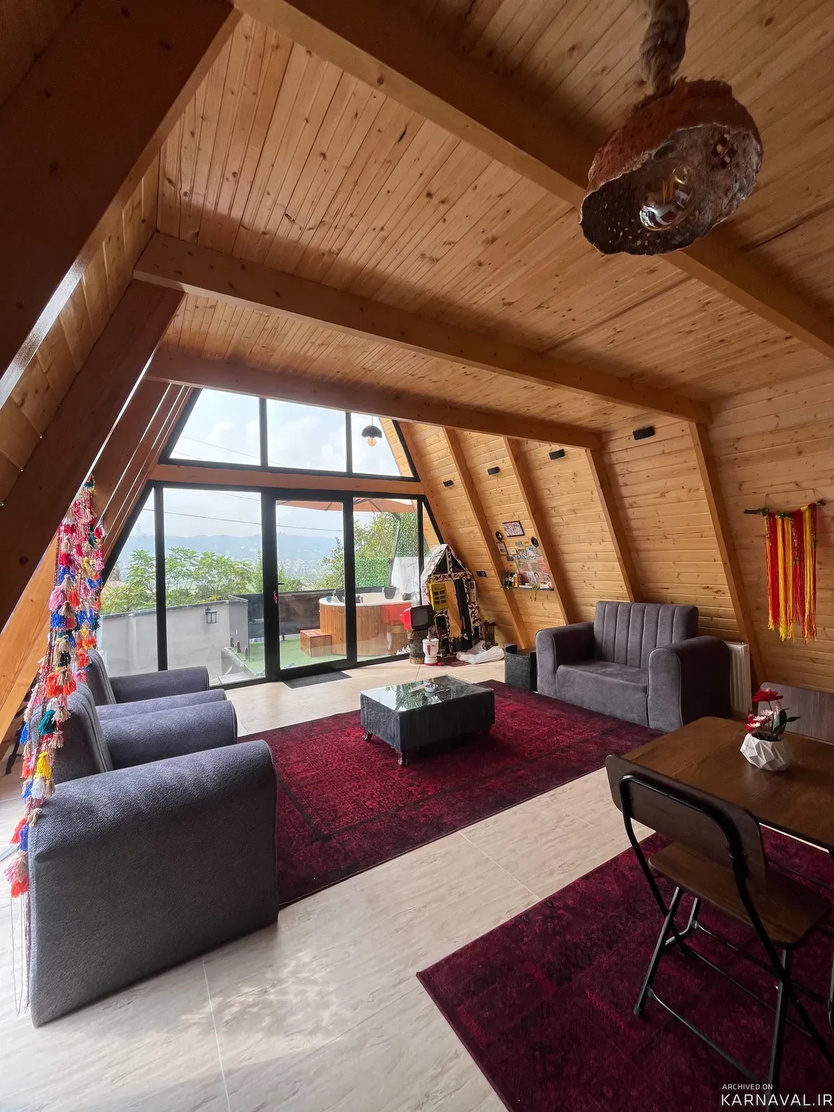 کلبه سوئیسی نوستالژی با جکوزی لفور