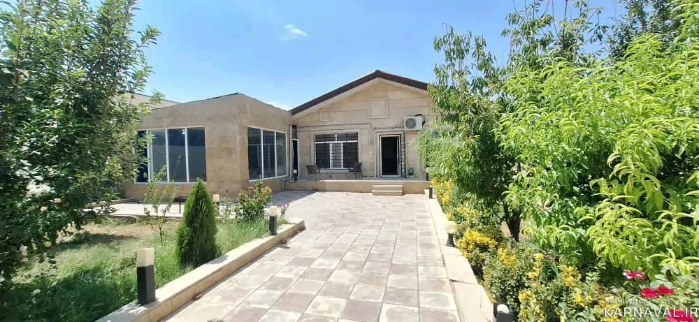 ویلا استخردار آبگرم ونیز با فوتبالدستی سهیلیه