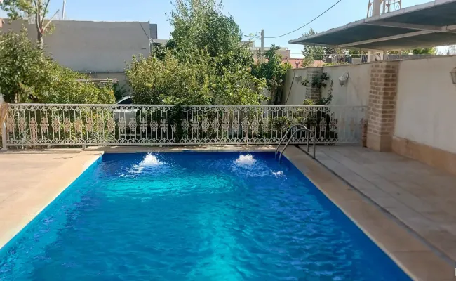 ویلا استخردار آبسرد احمدی با فوتبال دستی کردان ویلا استخردار آبسرد احمدی با فوتبال دستی کردان