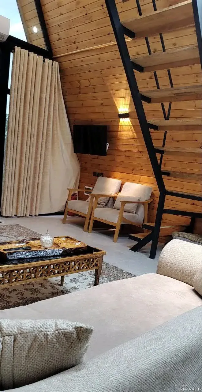 کلبه سوئیسی جنگلی با جکوزی ماسال